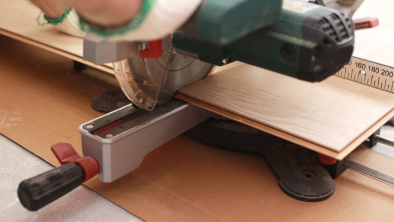Handwerker Säge
